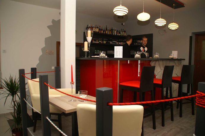 Imagen del bar/restaurante del Hotel Avalanche. Foto 6