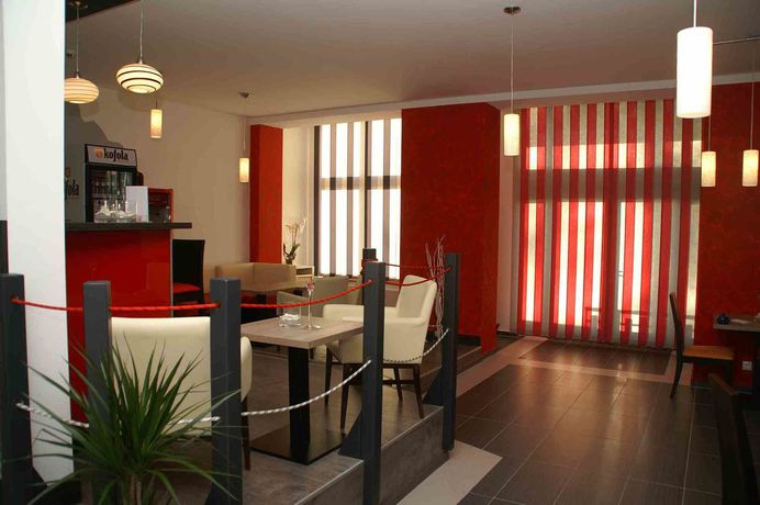 Imagen del bar/restaurante del Hotel Avalanche. Foto 7