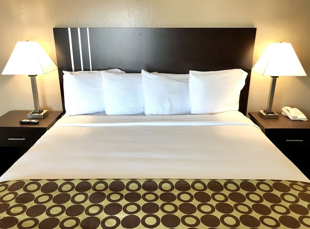 Imagen de la habitación del Hotel Avalon Inn Downtown Morro Bay. Foto 13
