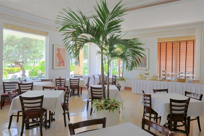 Imagen del bar/restaurante del Hotel Avalon, Miami Beach . Foto 4