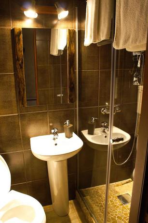 Imagen de los interiores del Hotel Avalon, Oradea. Foto 8