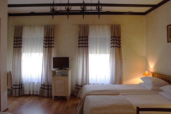 Imagen de la habitación del Hotel Avalon, Oradea. Foto 4