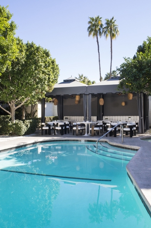 Imagen de la piscina del Hotel Avalon and Bungalows Palm Springs. Foto 16