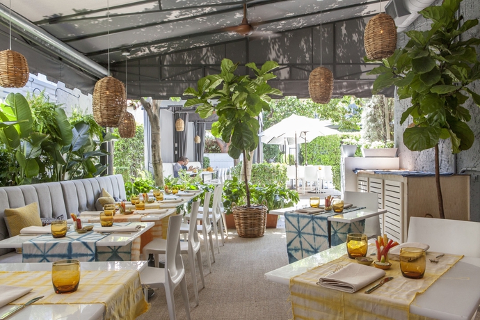 Imagen del bar/restaurante del Hotel Avalon and Bungalows Palm Springs. Foto 5