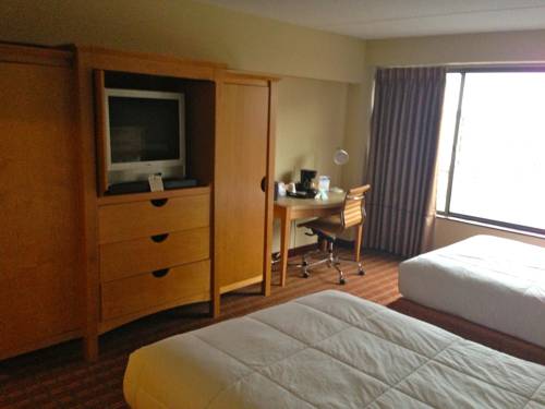 Imagen de la habitación del Hotel Avalon and Conference Center. Foto 15