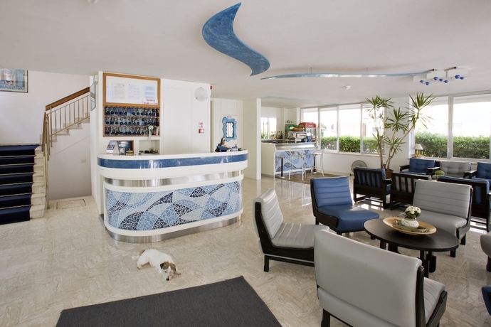 Imagen de los interiores del Hotel Avana. Foto 17