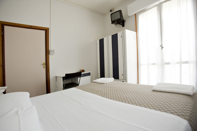 Imagen de la habitación del Hotel Avana. Foto 15