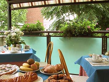 Imagen de los interiores del Hotel Avana. Foto 6