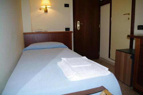 Imagen de la habitación del Hotel Avana Fronte Mare. Foto 8