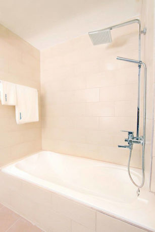 Imagen de la habitación del Hotel Avana Laemchabang. Foto 13