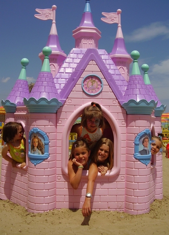 Imagen de los exteriores del Hotel Avana Mare. Foto 11