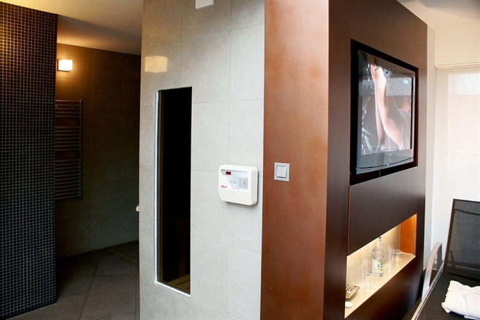 Imagen de los interiores del Hotel Avance. Foto 12