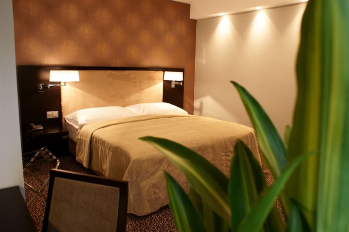 Imagen de la habitación del Hotel Avance. Foto 8