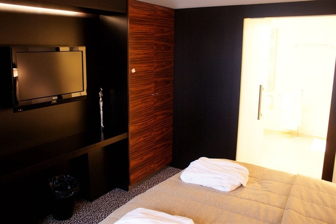 Imagen de la habitación del Hotel Avance. Foto 11