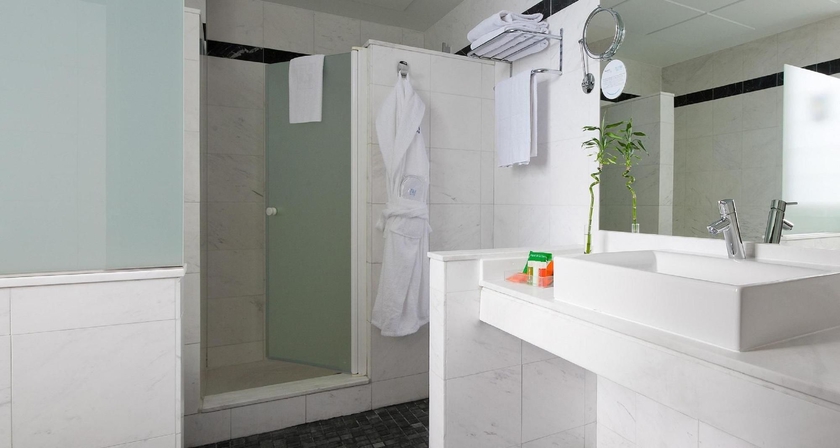 Imagen de la habitación del Hotel Avani Alonso Martínez Madrid Hotel. Foto 10