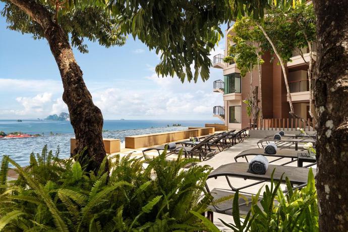 Imagen de la piscina del Hotel Avani Ao Nang Cliff Krabi Resort. Foto 24