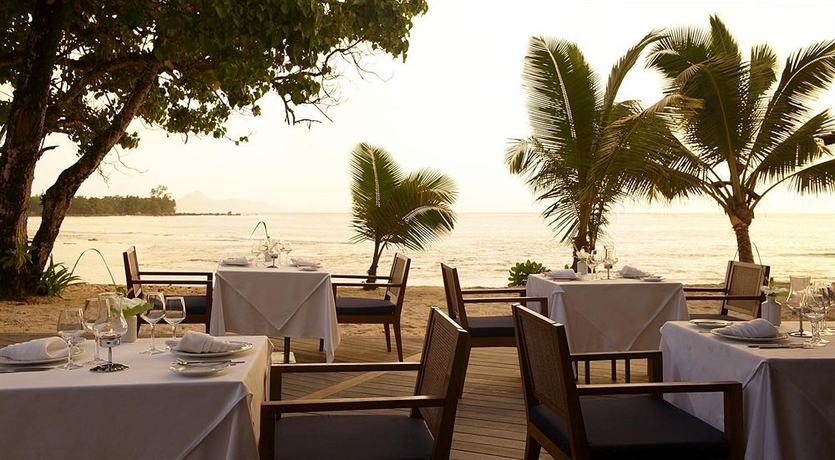 Imagen del bar/restaurante del Hotel Avani+ Barbarons Seychelles. Foto 3