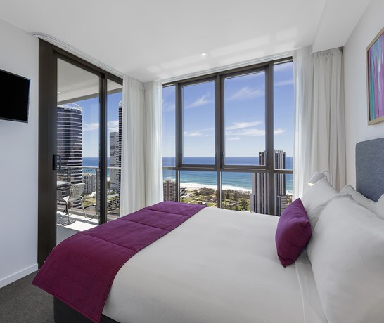 Imagen de la habitación del Hotel Avani Broadbeach Residences. Foto 5