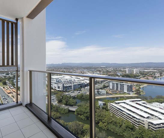 Imagen de la habitación del Hotel Avani Broadbeach Residences. Foto 7