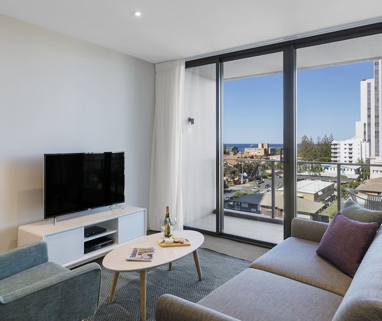 Imagen de la habitación del Hotel Avani Broadbeach Residences. Foto 8