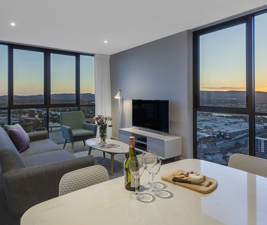 Imagen de la habitación del Hotel Avani Broadbeach Residences. Foto 9