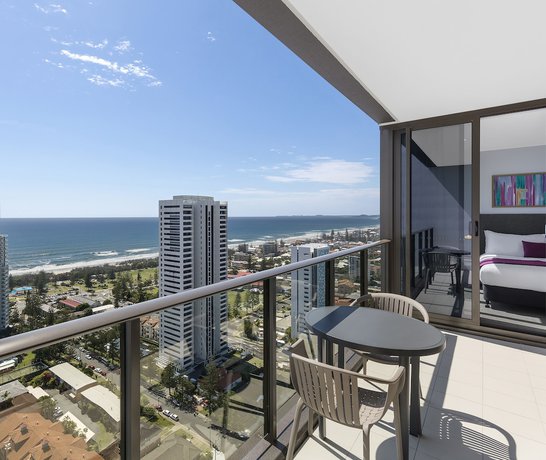 Imagen de la habitación del Hotel Avani Broadbeach Residences. Foto 10