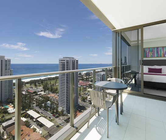 Imagen de la habitación del Hotel Avani Broadbeach Residences. Foto 13