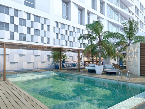 Imagen de la piscina del Hotel Avani Cancún Airport. Foto 20