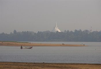 Imagen de los exteriores del Hotel Avani Kalutara Resort. Foto 9