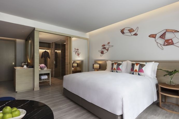 Imagen de la habitación del Hotel Avani+ Khao Lak Resort. Foto 11