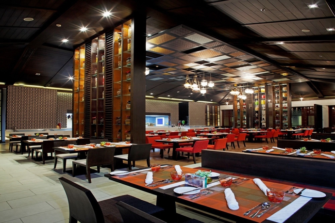 Imagen del bar/restaurante del Hotel Avani Khon Kaen and Convention Centre. Foto 2