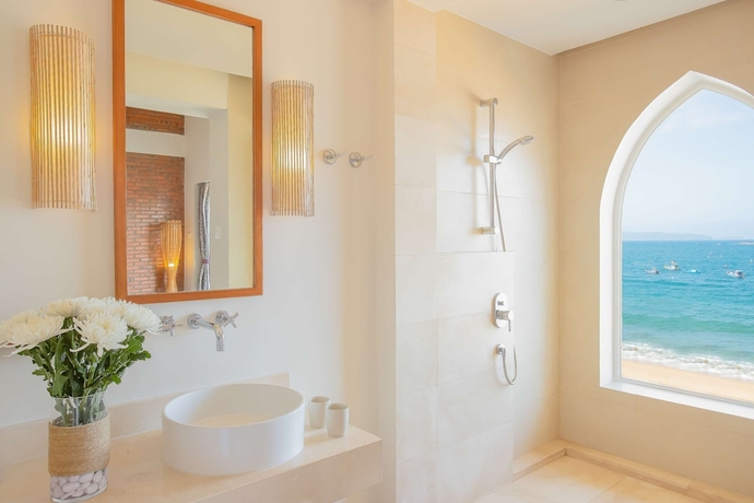 Imagen de la habitación del Hotel Avani Quy Nhon Resort. Foto 16