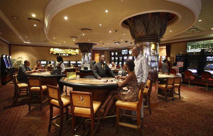 Imagen de los interiores del Hotel Avani Windhoek and Casino. Foto 15