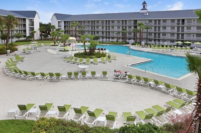 Imagen de la piscina del Hotel Avanti International Resort. Foto 14