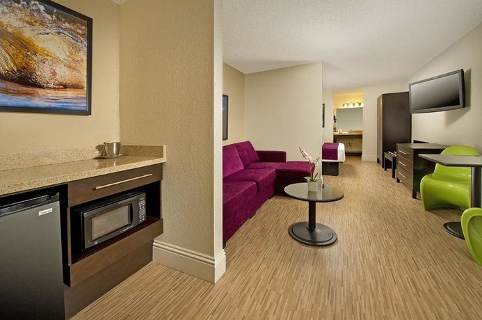 Imagen de la habitación del Hotel Avanti International Resort. Foto 4