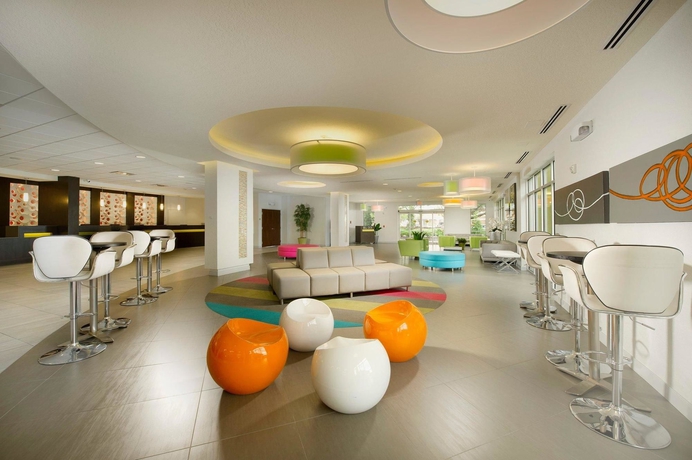 Imagen de los interiores del Hotel Avanti International Resort. Foto 7