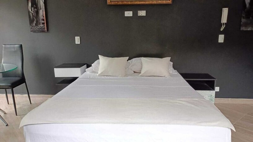 Imagen de la habitación del Hotel Avanti apartahotel. Foto 19