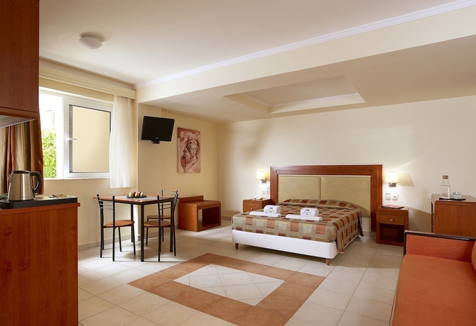 Imagen de la habitación del Hotel Avantis Suites. Foto 2
