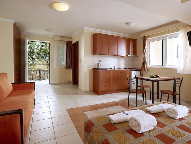 Imagen de la habitación del Hotel Avantis Suites. Foto 3