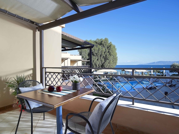 Imagen de la habitación del Hotel Avantis Suites. Foto 4