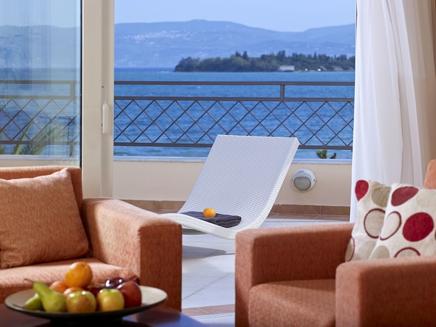 Imagen de la habitación del Hotel Avantis Suites. Foto 6