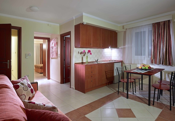 Imagen de la habitación del Hotel Avantis Suites. Foto 11