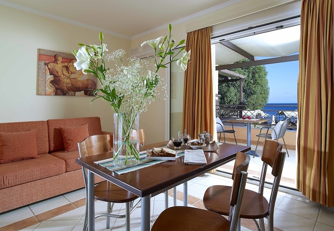 Imagen de la habitación del Hotel Avantis Suites. Foto 16