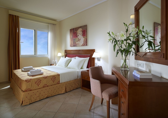 Imagen de la habitación del Hotel Avantis Suites. Foto 18
