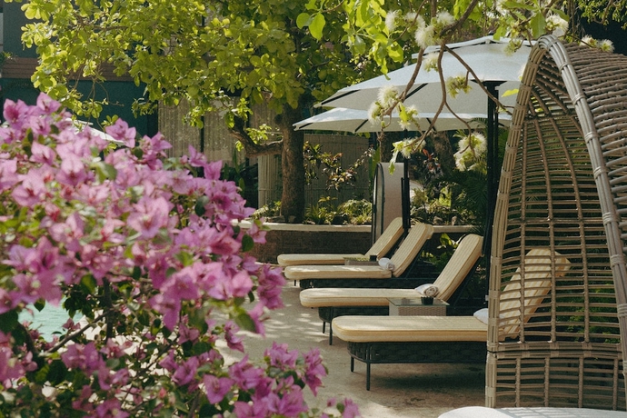 Imagen de la piscina del Hotel Avataara Resort and Spa. Foto 15