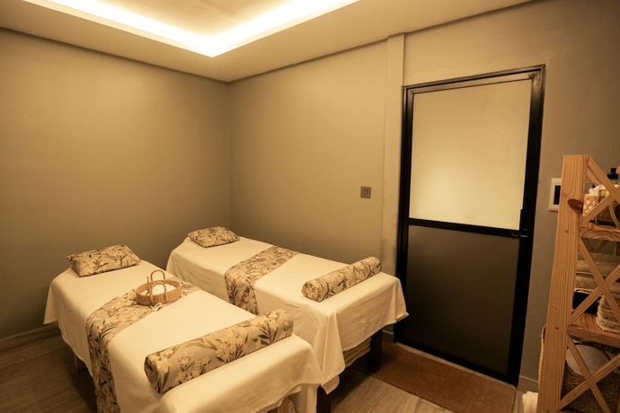 Imagen de la piscina del Hotel Avataara Resort and Spa. Foto 19