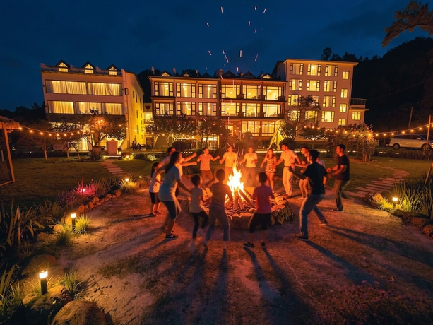 Imagen general del Hotel Avatar Mountain View &middot; Yinshan Inn - Near Zhangjiajie National Forest Park. Foto 1
