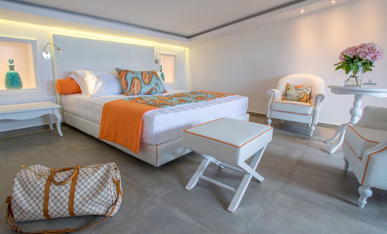 Imagen de los interiores del Hotel Avaton Luxury Beach Resort - Relais and Chateaux. Foto 10