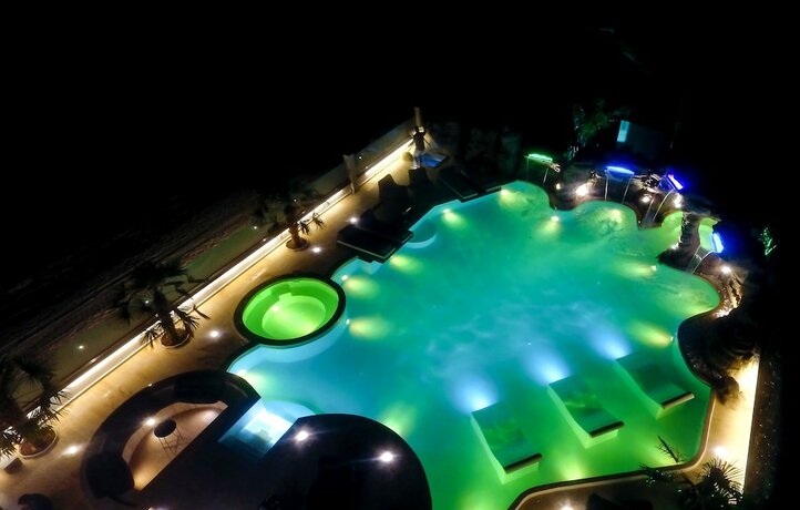 Imagen general del Hotel Avaton Luxury Resort. Foto 1