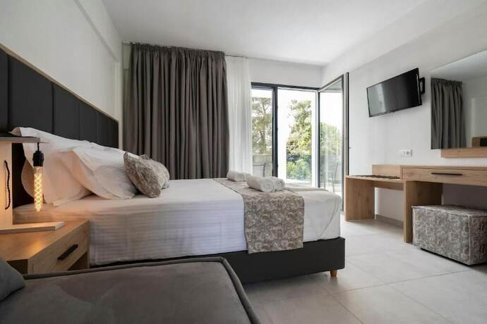 Imagen de la habitación del Hotel Avaton Luxury Resort. Foto 15
